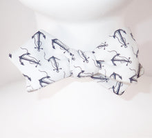 Black and White Anchor Print Bow Tie