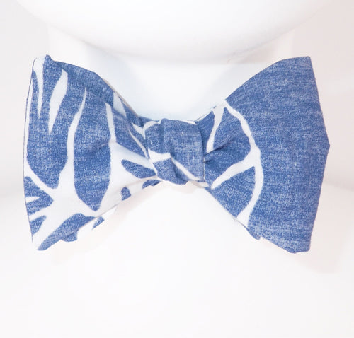 Blue Hawaiian Print Bow Tie